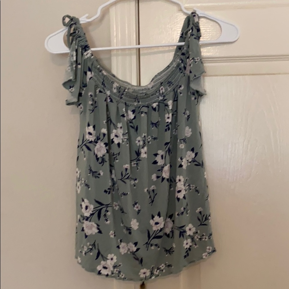American Eagle green floral sleeveless top